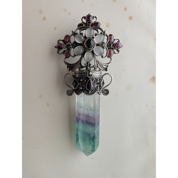 Vintage Florite Point Box Pendant with Ornate Floral Focal Signed - Picture 2 of 16